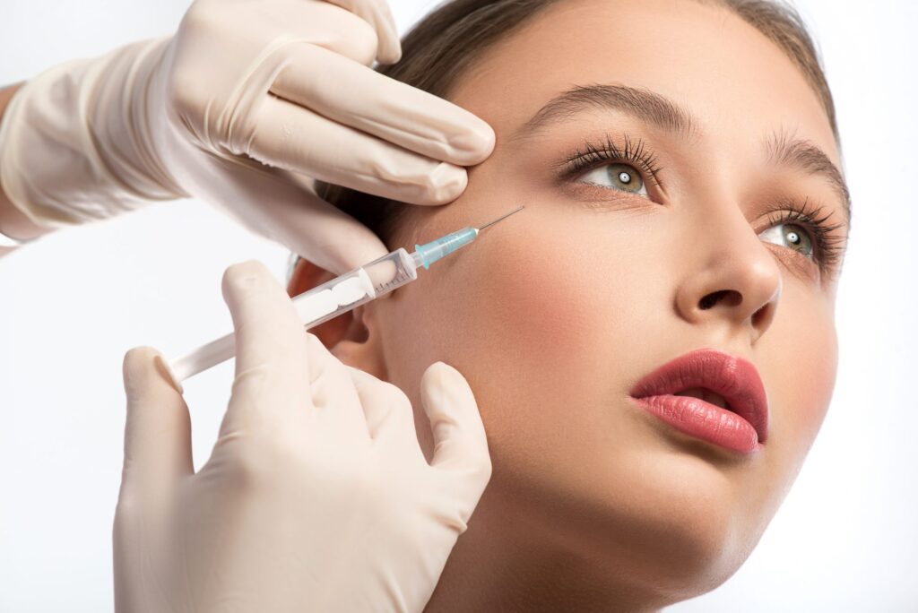 Acide hyaluronique, injections, peau rebondie, remodelage du visage